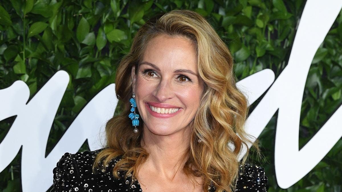 El look playero de Julia Roberts a sus 54 años