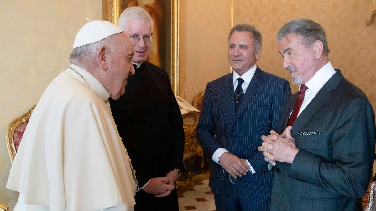 Stallone le presentó a su esposa y a sus tres hijas a Francisco