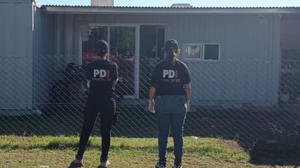 La PDI realizó tres allanamientos en Centeno por microtráfico de drogas. Hay un detenido y material incautado, en una causa con intervención judicial en Coronda.