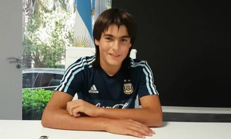 Luka Romero, de 15 años, es el jugador más joven en debutar en la Primera División del fútbol español. Luka Romero, de 15 años, es el jugador más joven en debutar en la Primera División del fútbol español.