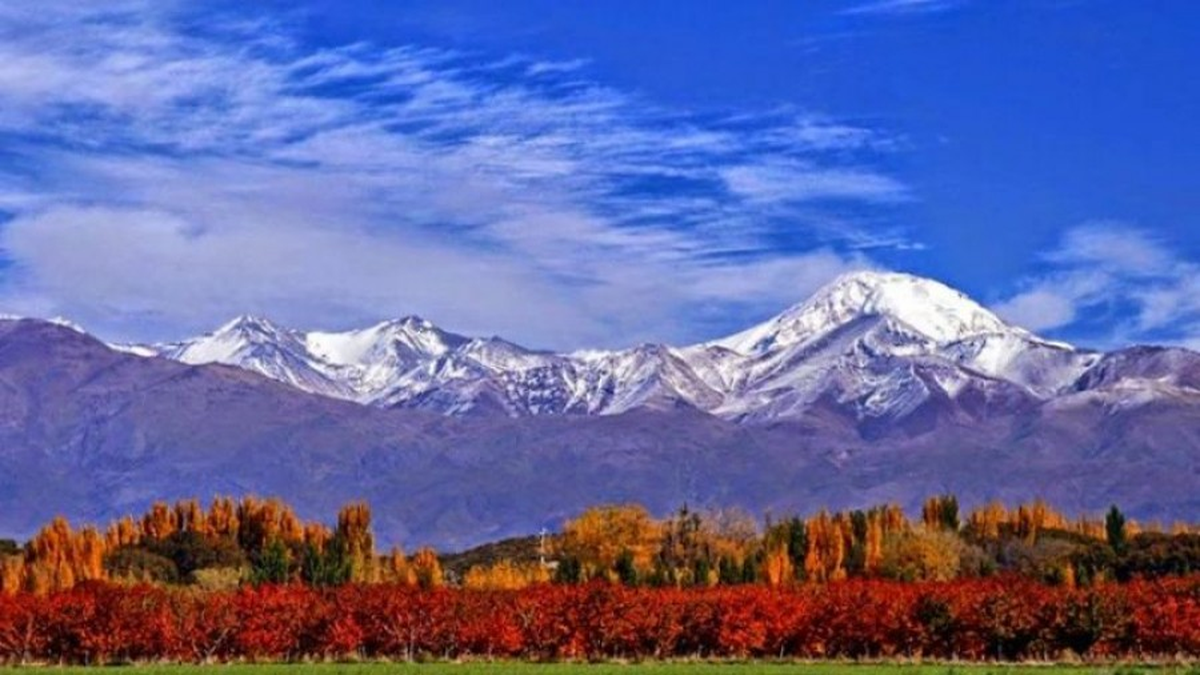 Se celebra el Día Internacional de las Montañas.