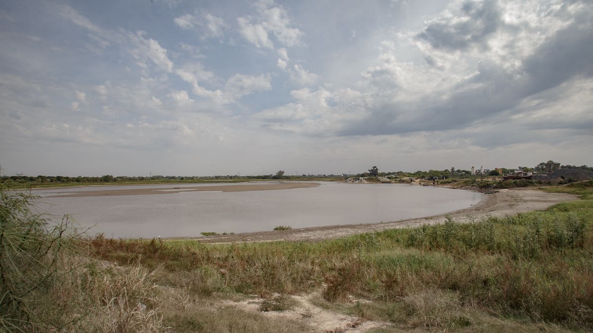 Detectan contaminantes emergentes en el río Salado: alertan sobre su impacto ambiental y en la salud humana