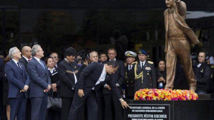 estatua kirchner 1.jpg
