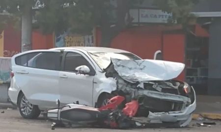 El choque ocurrió en la esquina de avenida Independencia y Castelli, una de las más transitadas de Mar del Plata, minutos después de las 6 de la mañana. El choque ocurrió en la esquina de avenida Independencia y Castelli, una de las más transitadas de Mar del Plata, minutos después de las 6 de la mañana.