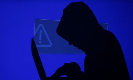 3 tipos de aplicaciones que debes evitar descargar a tu celular
