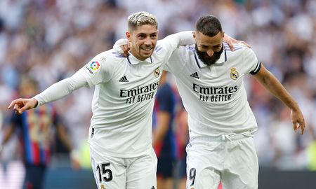 Real Madrid derrotó a Barcelona y quedó como lider de LaLiga de España por tres puntos de diferencia sobre su clásico rival. Real Madrid derrotó a Barcelona y quedó como lider de LaLiga de España por tres puntos de diferencia sobre su clásico rival.
