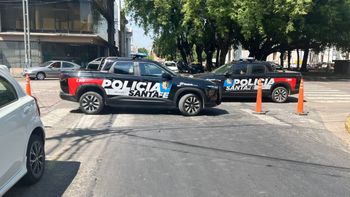Mujer atrincherada, operativo y tensión: despliegue policial en un edificio de barrio Sur