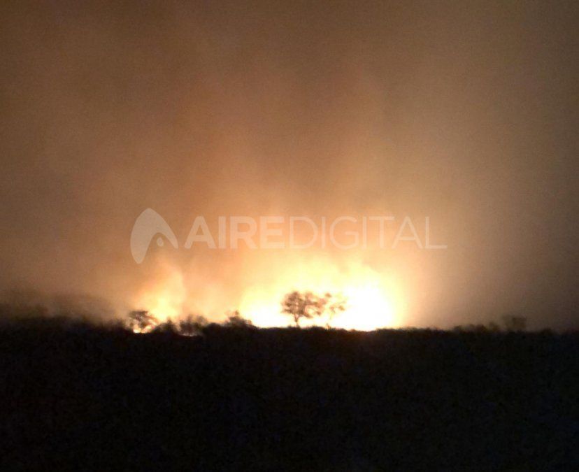 Video: en una jornada al rojo vivo, el Gran Santa Fe quedó rodeada por el fuego