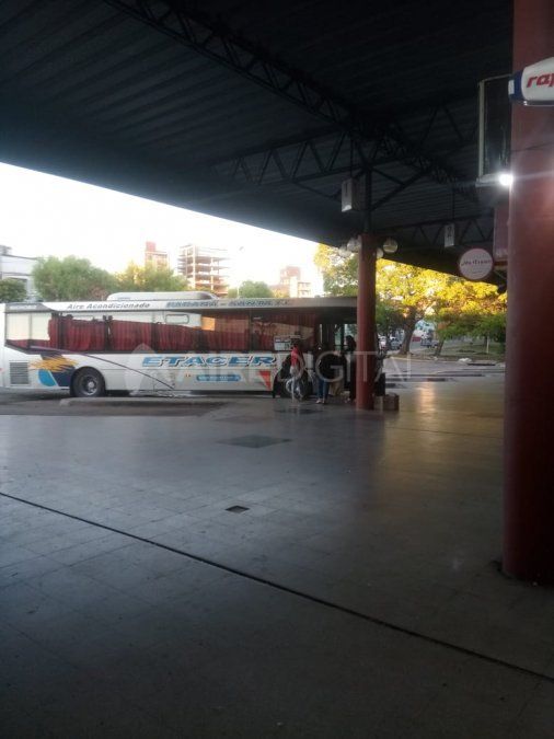 Desde Paraná, los choferes aseguran que el promedio de pasajeros en los primeros viajes es de ocho personas.