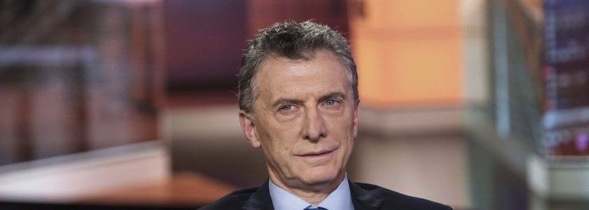 Macri firmó el Decreto para el bono a privados