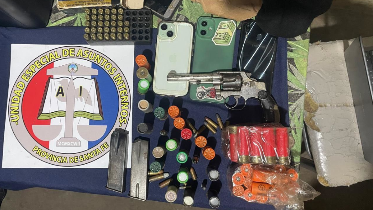 Un megaoperativo de Asuntos Internos y la TOE terminó con siete detenidos y el secuestro de 11 kilos de marihuana tras una investigación por comercialización de estupefacientes.