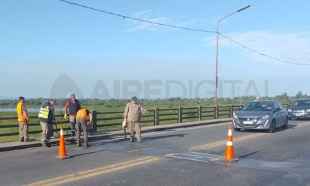 Este martes por la mañana, se realizaron nuevas reparaciones en el Puente Carretero, en la zona donde se había emplazado el Puente Bailey Este martes por la mañana, se realizaron nuevas reparaciones en el Puente Carretero, en la zona donde se había emplazado el Puente Bailey