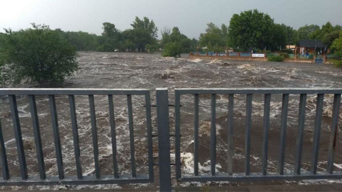 Advierten por la crecida del río Mina Clavero