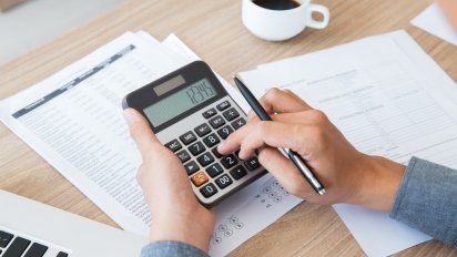 Se actualizó el impuesto a las Ganancias: cuánto hay que cobrar por mes para no quedar alcanzado