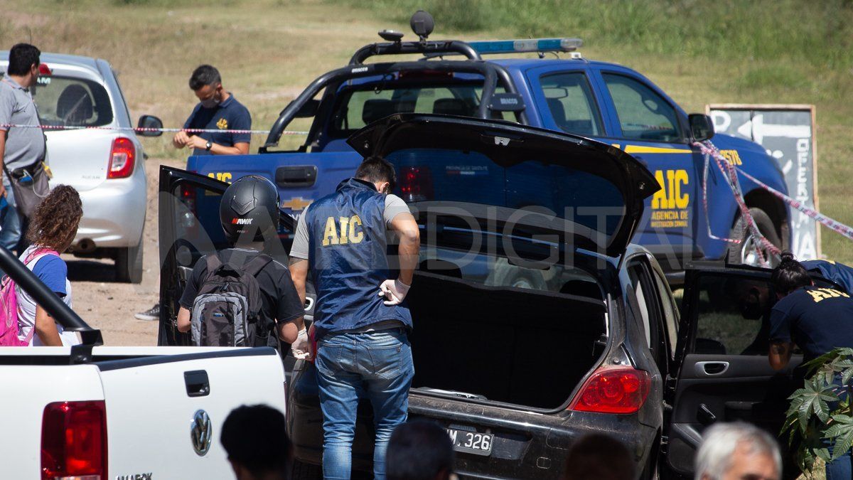 Cabrera fue abandonado dentro de su vehículo, amordazado y encapuchado Cabrera fue abandonado dentro de su vehículo, amordazado y encapuchado