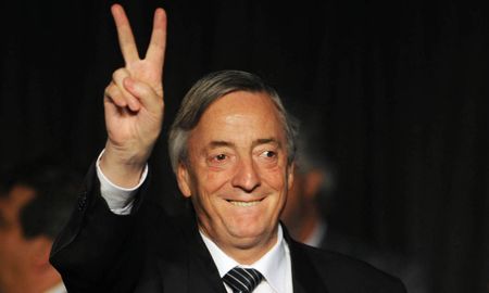 El homenaje a Kirchner consiste en publicar durante diez días distintos discursos del expresidente en las redes sociales. El homenaje a Kirchner consiste en publicar durante diez días distintos discursos del expresidente en las redes sociales.