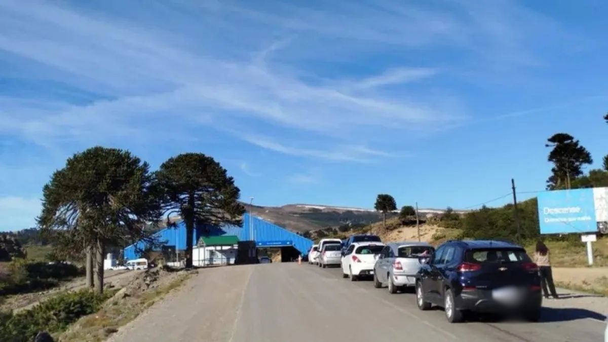 Muerte en la frontera: una familia quiso cruzar a Chile con una mujer fallecida.