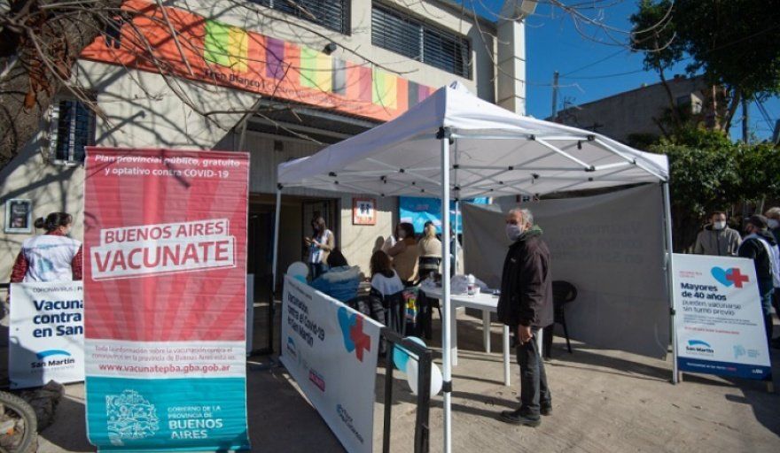 En la provincia de Buenos Aires ya se implementa la vacunación libre en postas itinerantes.
