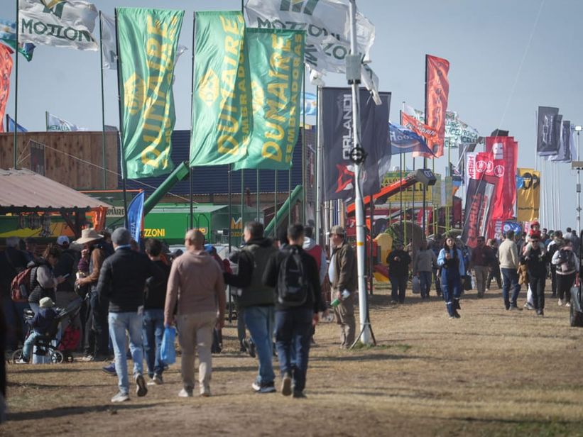 Segundo día con un 45% más de público que el año pasado: ya se habla de una AgroActiva récord Segundo día con un 45% más de público que el año pasado: ya se habla de una AgroActiva récord