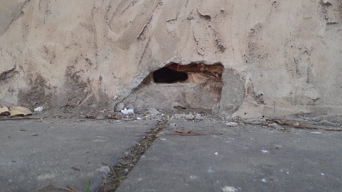 El misterioso hueco de la octava fue advertido por calle Tacuarí.&nbsp;