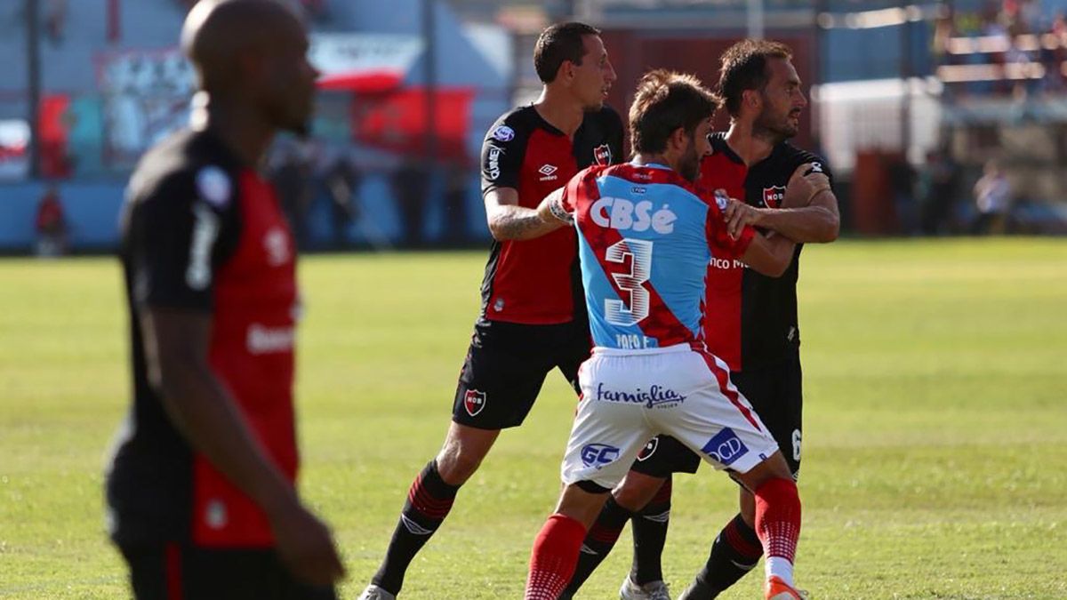 Arsenal y Newells repartieron puntos en Sarand&iacute; por la Superliga.