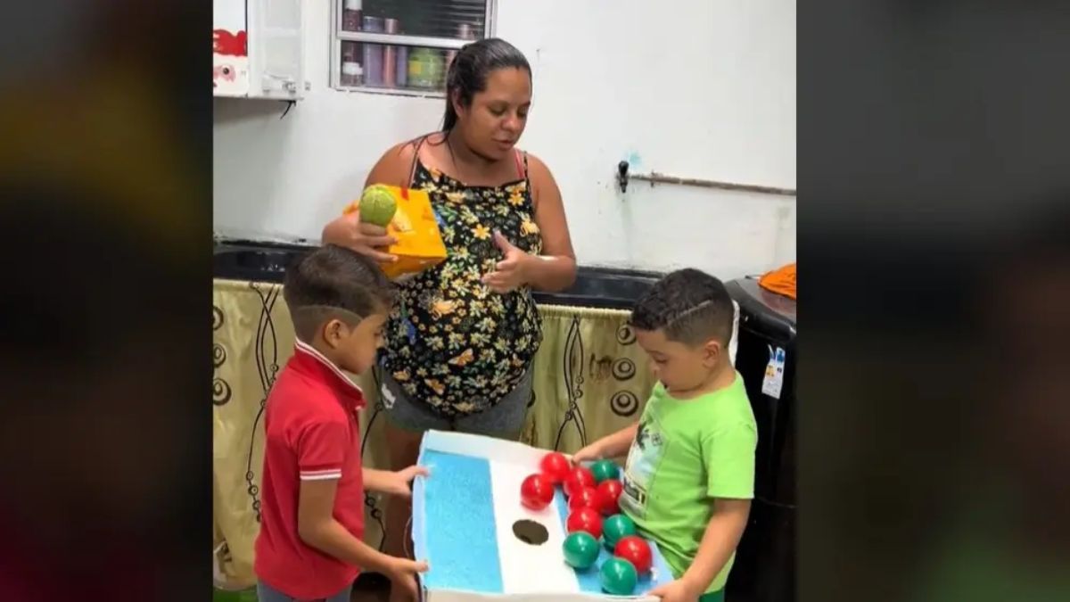 Gabriel, el nene brasileño viral en TikTok, arrasa con sus berrinches al recibir verduras como premio en juegos. Gabriel, el nene brasileño viral en TikTok, arrasa con sus berrinches al recibir verduras como premio en juegos.
