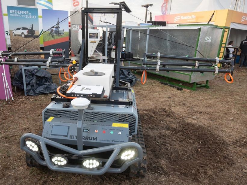 El primer robot agrícola autónomo hecho en Santa Fe ya tiene compradores: cinco unidades se vendieron en Agroactiva El primer robot agrícola autónomo hecho en Santa Fe ya tiene compradores: cinco unidades se vendieron en Agroactiva