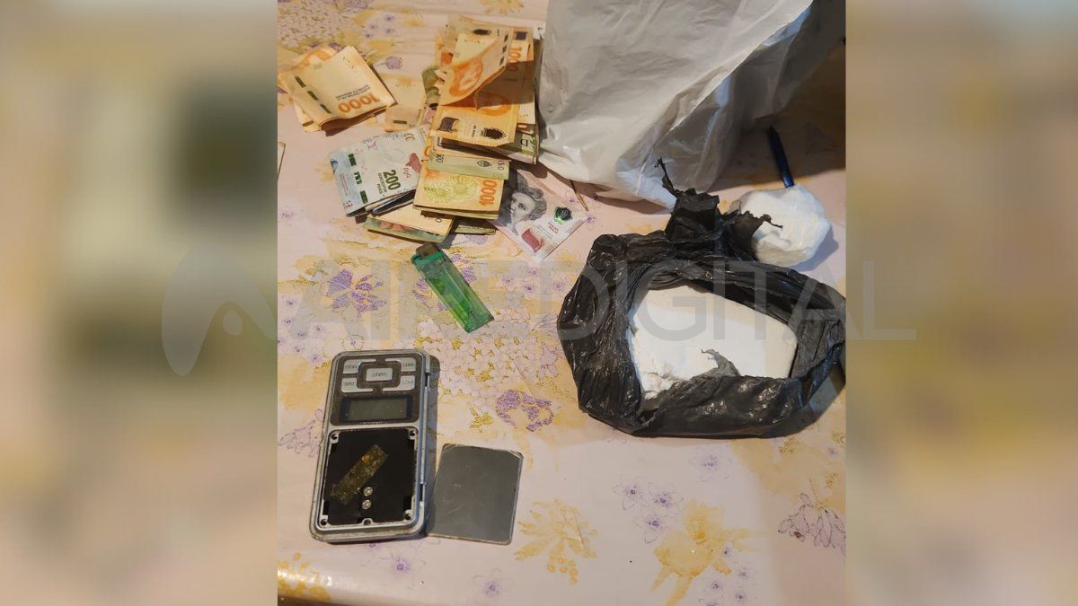 En los allanamientos se secuestró material estupefaciente y cuatro personas fueron detenidas