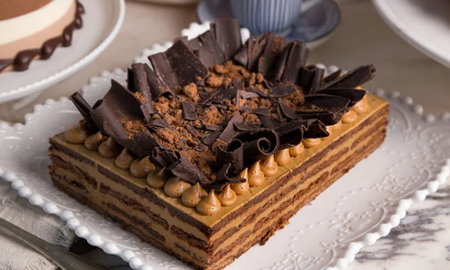 Chocotorta: el postre argentino por excelencia, nacido en Santa Fe con las clásicas galletitas Chocolinas. Chocotorta: el postre argentino por excelencia, nacido en Santa Fe con las clásicas galletitas Chocolinas.