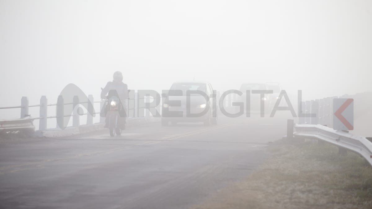 La ciudad y alrededores amaneció con niebla y neblina este miércoles.