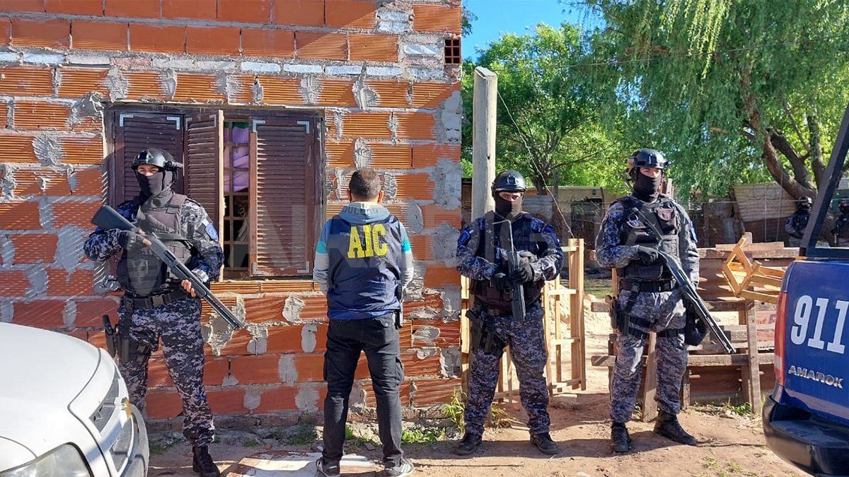 Los allanamientos se realizaron en el marco de una causa que investiga el fiscal Roberto Apullán.