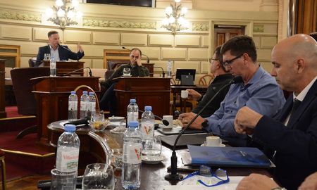 El ministro de Seguridad Claudio Brilloni explicó la semana pasada, ante los senadores, los alcances del proyecto para declarar la emergencia en todo el territorio santafesino. El ministro de Seguridad Claudio Brilloni explicó la semana pasada, ante los senadores, los alcances del proyecto para declarar la emergencia en todo el territorio santafesino.