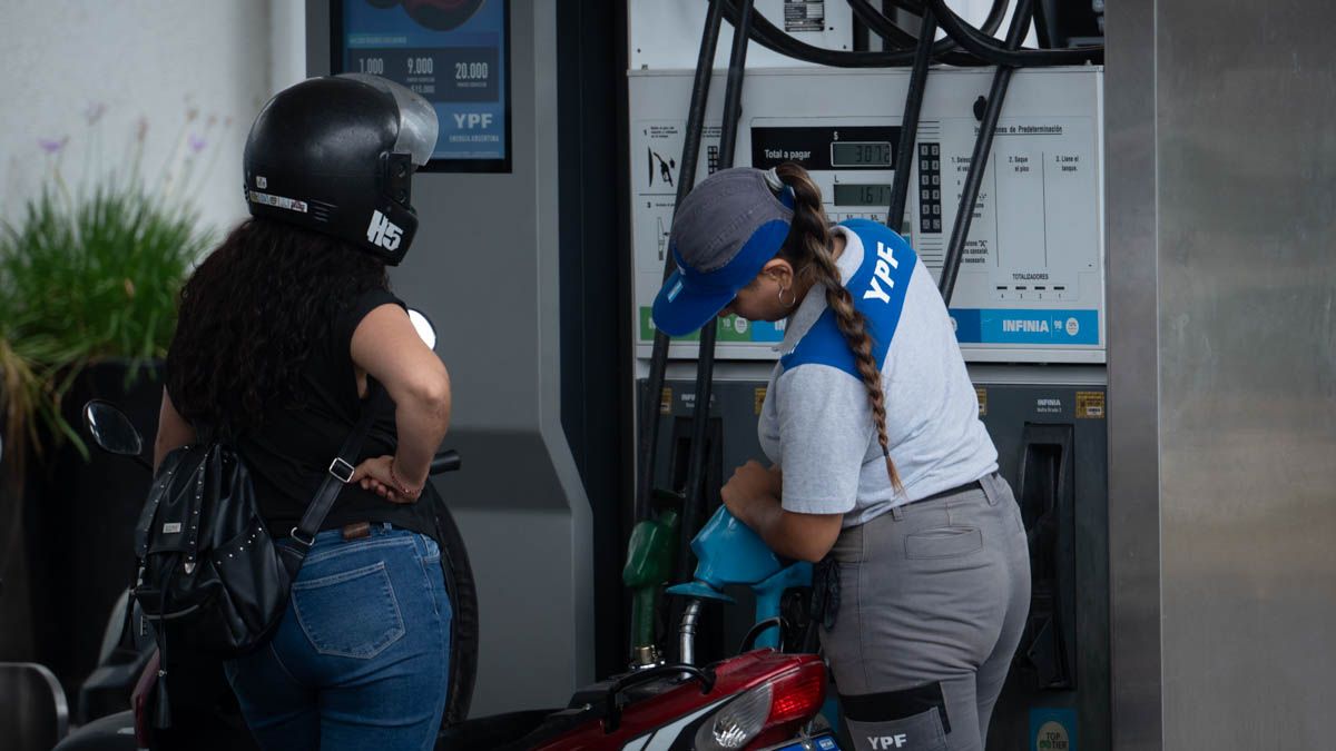 No se descarta que la nafta aumente por el conflicto en Medio Oriente.