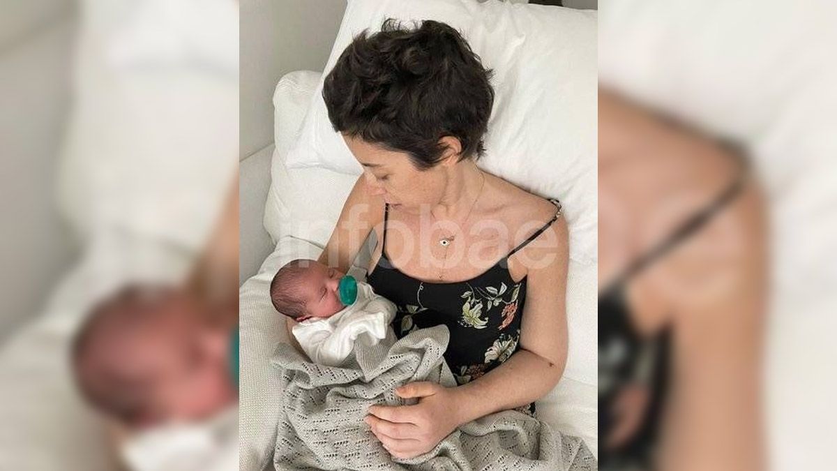 Sofía Sarkany junto su hijo Felix