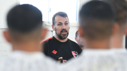 La fuerte decisión que tomó la dirigencia de Newell's a días de contratar al Ogro Fabbiani como entrenador