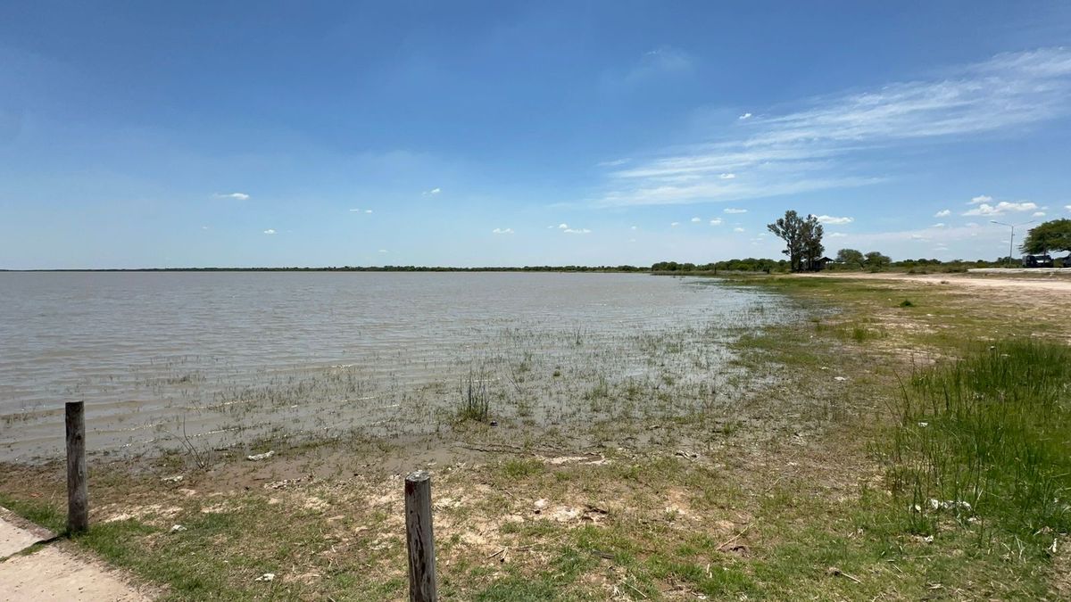 El senador por el departamento San Cristóbal, Felipe Michlig, celebró el inicio de las licitaciones para dos obras clave en el balneario Laguna La Verde, ubicado en la localidad de Huanqueros, al noroeste de la provincia de Santa Fe. El senador por el departamento San Cristóbal, Felipe Michlig, celebró el inicio de las licitaciones para dos obras clave en el balneario Laguna La Verde, ubicado en la localidad de Huanqueros, al noroeste de la provincia de Santa Fe.