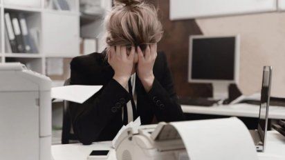 Trabajar el fin de semana aumenta el riesgo de depresión