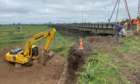 Mientras ya se realizan movimientos de suelo junto al Puente Carretero, el Gobierno de la Nación reclama informes a la provincia de Santa Fe. Mientras ya se realizan movimientos de suelo junto al Puente Carretero, el Gobierno de la Nación reclama informes a la provincia de Santa Fe.