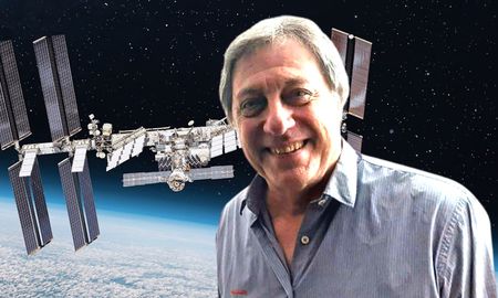 El doctor en Astronomía, Roberto Aquilano, es oriundo de Casilda, Santa Fe, es investiga la clave de la vida, junto a la Nasa y expertos en biología molecular. El doctor en Astronomía, Roberto Aquilano, es oriundo de Casilda, Santa Fe, es investiga la clave de la vida, junto a la Nasa y expertos en biología molecular.