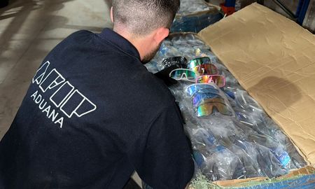 La Aduana secuestró mercadería en infracción valuada en 47 millones de pesos. La Aduana secuestró mercadería en infracción valuada en 47 millones de pesos.