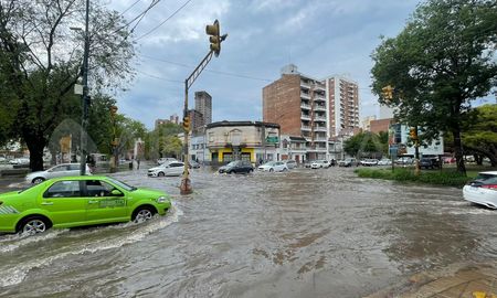 Tormenta en Santa Fe: las calles anegadas por las que no se puede transitar Tormenta en Santa Fe: las calles anegadas por las que no se puede transitar