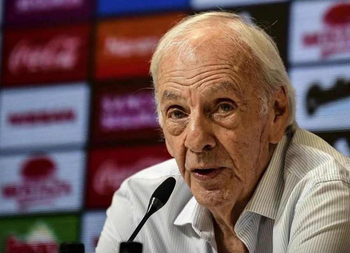 Gonzalo Bonadeo despidió a César Menotti. Gonzalo Bonadeo despidió a César Menotti.