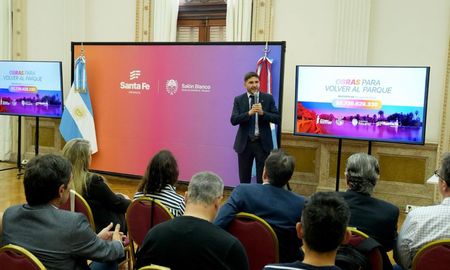 El gobernador Maximiliano Pullaro encabezó este viernes la licitación de las obras para la puesta en valor del Parque Independencia, en Rosario. El gobernador Maximiliano Pullaro encabezó este viernes la licitación de las obras para la puesta en valor del Parque Independencia, en Rosario.
