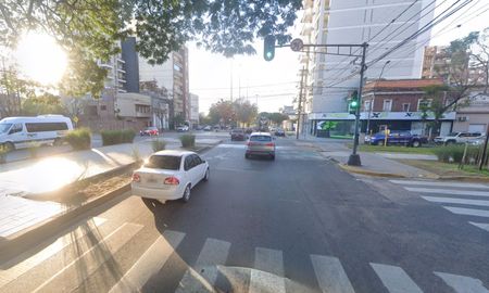 Ocurrió sobre calle Vélez Sársfield, a metros de Bulevar Gálvez, en barrio Candioti de la ciudad de Santa Fe. Ocurrió sobre calle Vélez Sársfield, a metros de Bulevar Gálvez, en barrio Candioti de la ciudad de Santa Fe.