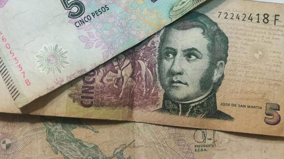 El BCRA extendi&oacute; el plazo para cambiar los billetes de $5