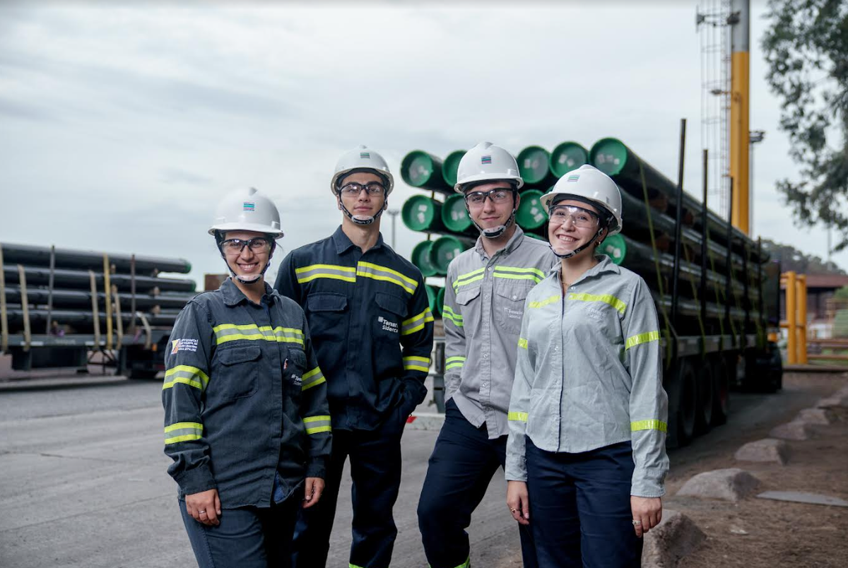 Techint seleccionará al menos 400 jóvenes para las múltiples empresas del Grupo. Techint seleccionará al menos 400 jóvenes para las múltiples empresas del Grupo.