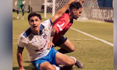 Colón se midió ante Paysandú FC en su segundo partido amistoso por la Serie Río de la Plata. Colón se midió ante Paysandú FC en su segundo partido amistoso por la Serie Río de la Plata.