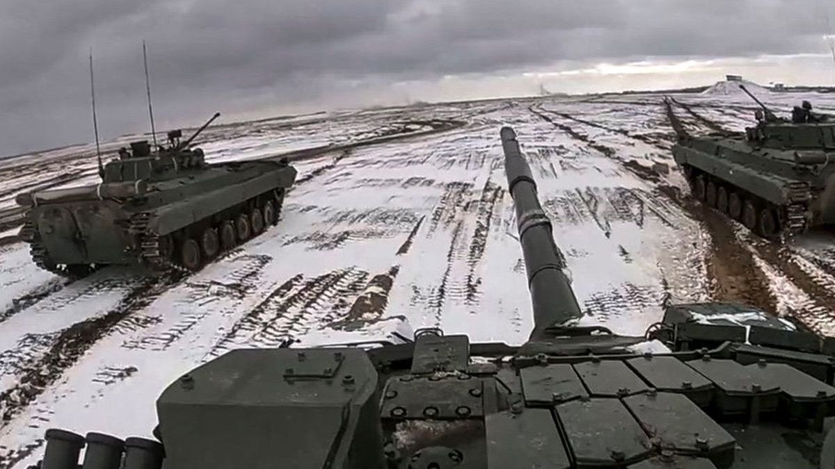 Tanques de Rusia en la frontera con Ucrania.