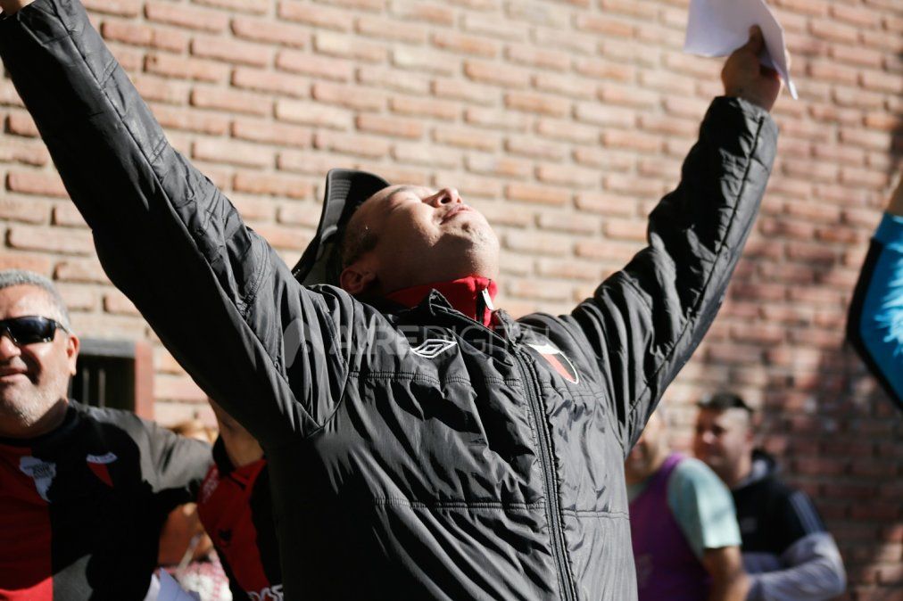 Con la ilusión de ganar la Copa Sudamericana, los hinchas de Colón se preparan para viajar a Paraguay