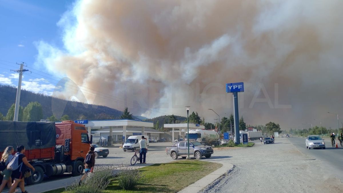 Hasta el momento, unas 190 familias lo han perdido todo, mientras que la comunidad intenta organizarse para brindar ayuda a los damnificados. Hasta el momento, unas 190 familias lo han perdido todo, mientras que la comunidad intenta organizarse para brindar ayuda a los damnificados. 